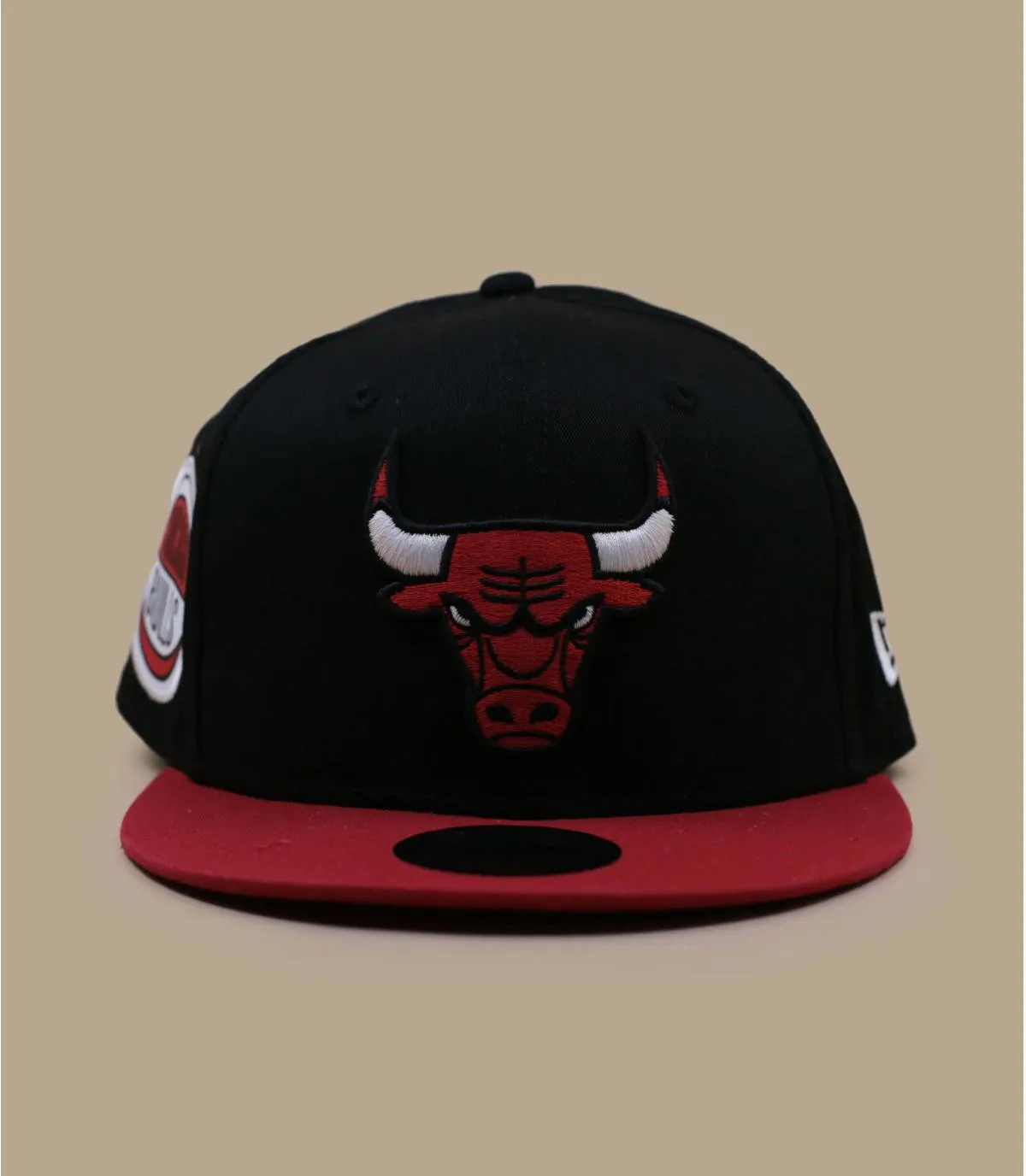 Casquette snapback Chicago Bulls noire et rouge - Casquette Contrast Side Patch 9Fifty Bulls New Era : Headict