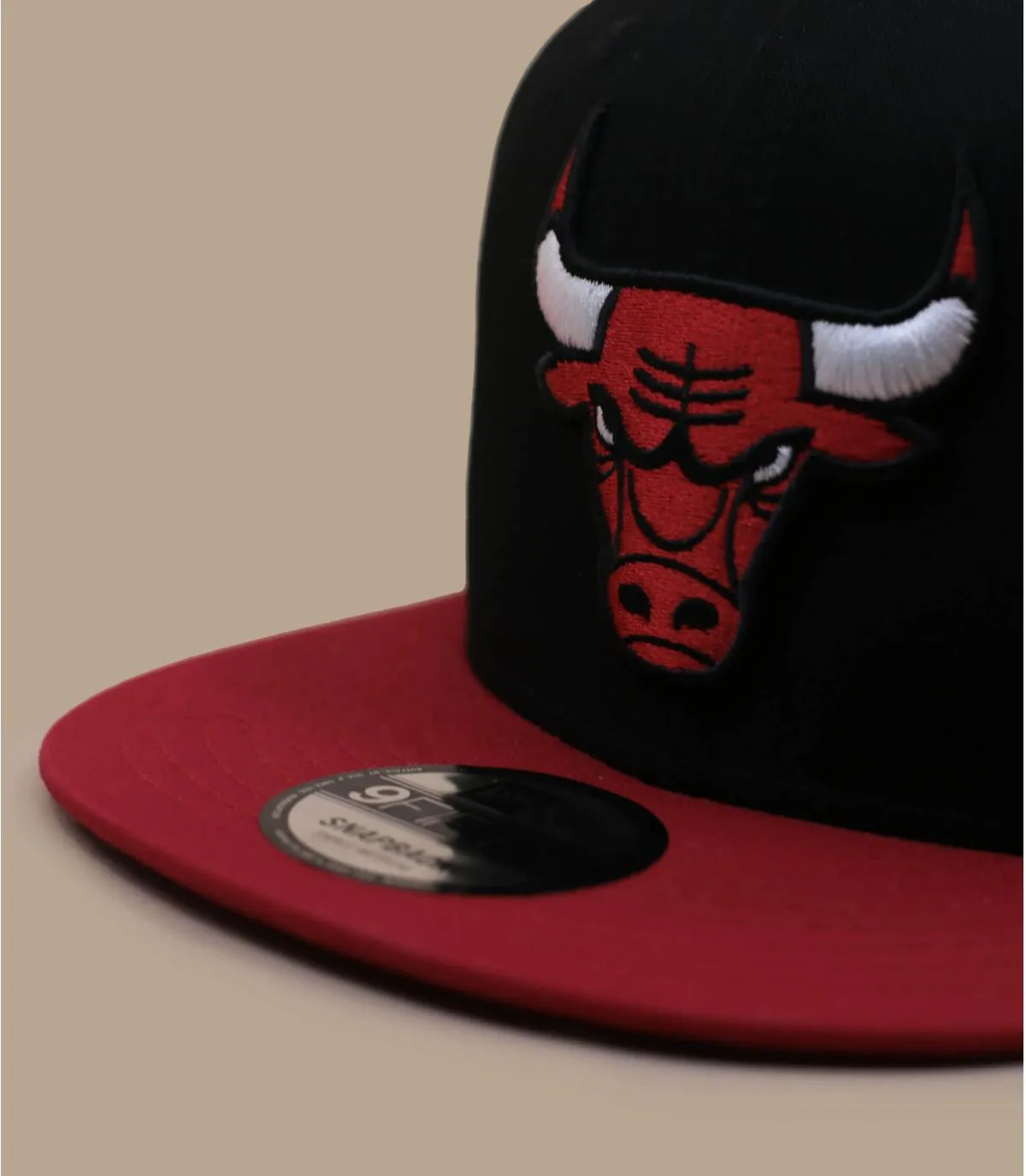 Casquette snapback Chicago Bulls noire et rouge - Casquette Contrast Side Patch 9Fifty Bulls New Era : Headict