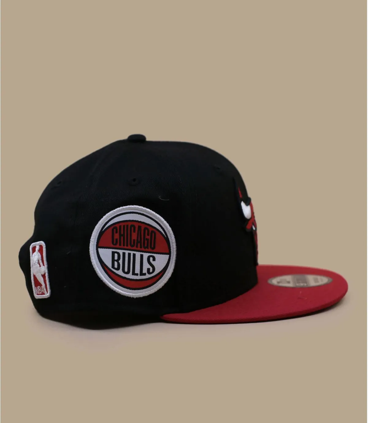 Casquette snapback Chicago Bulls noire et rouge - Casquette Contrast Side Patch 9Fifty Bulls New Era : Headict