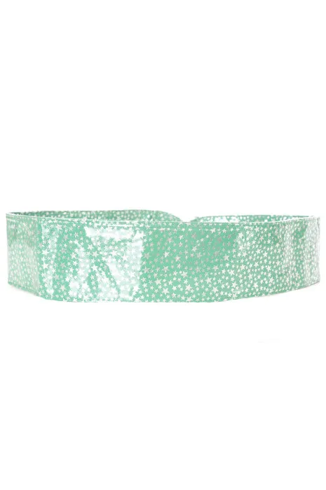 Ceinture verte égère à motif étoiles et boucle rectangle. étoiles