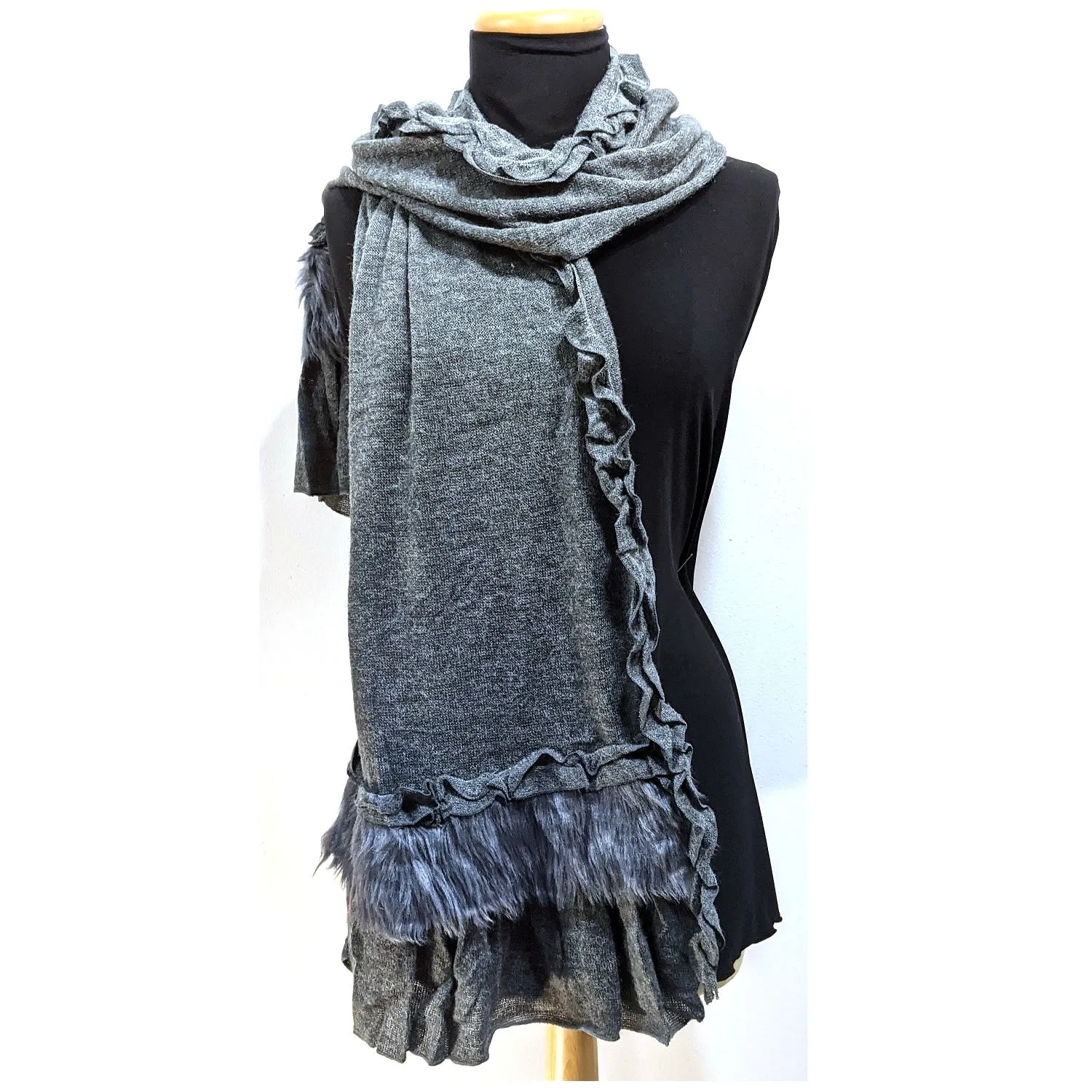 Foulard étole avec bande de fourrure écologique
