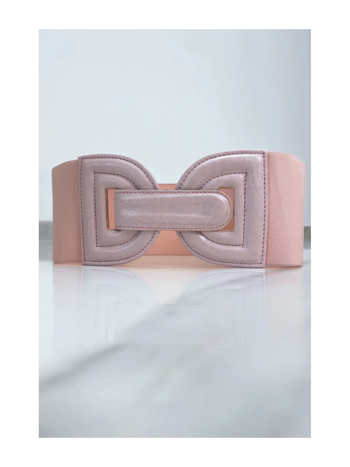 Grosse ceinture élastique avec boucle en forme de D