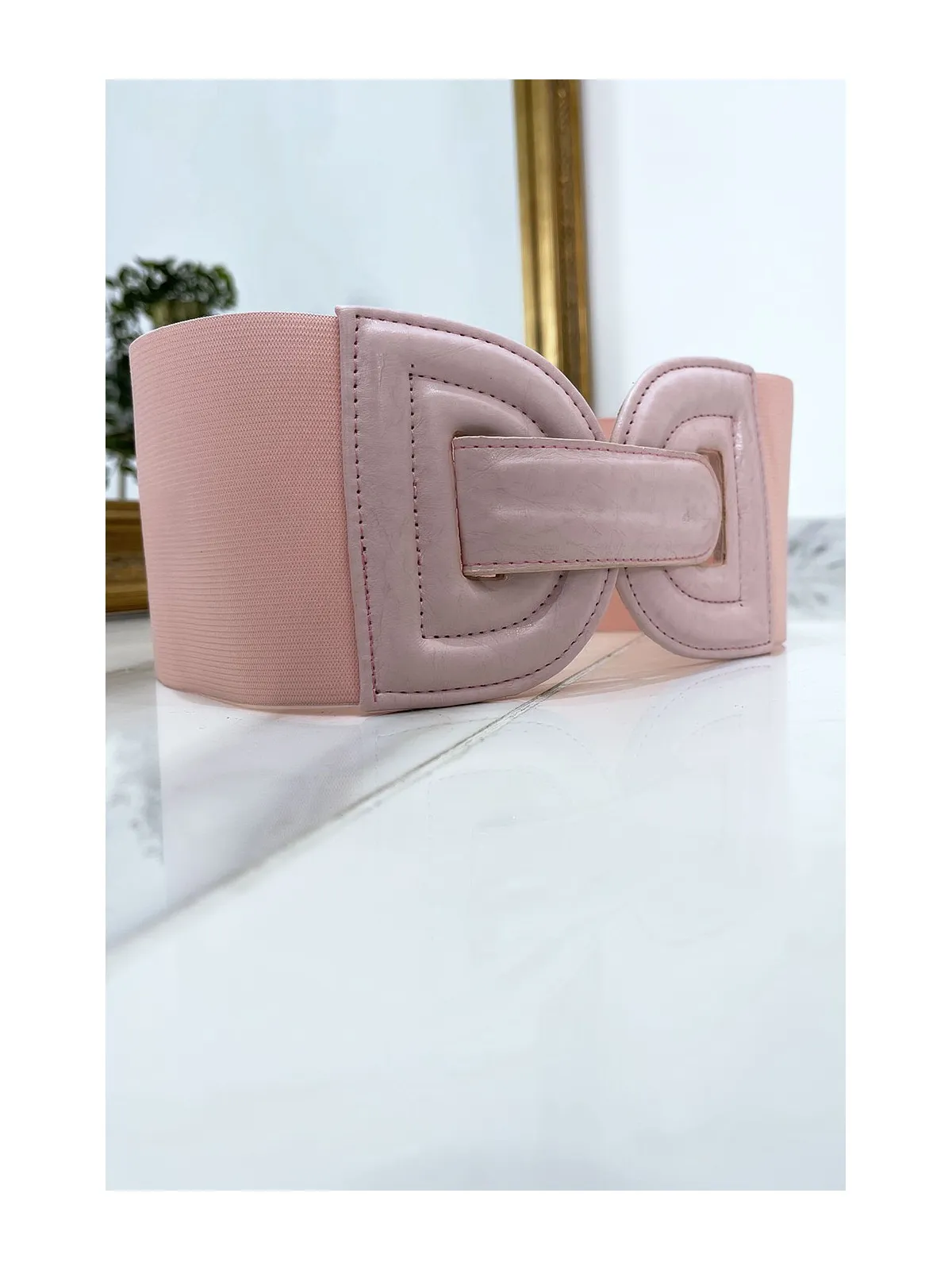 Grosse ceinture élastique avec boucle en forme de D