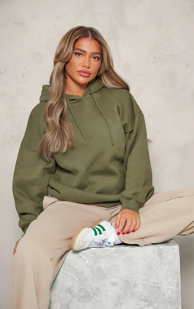 PRETTYLITTLETHING Hoodie kaki à imprimé Iced Coffee Era en relief