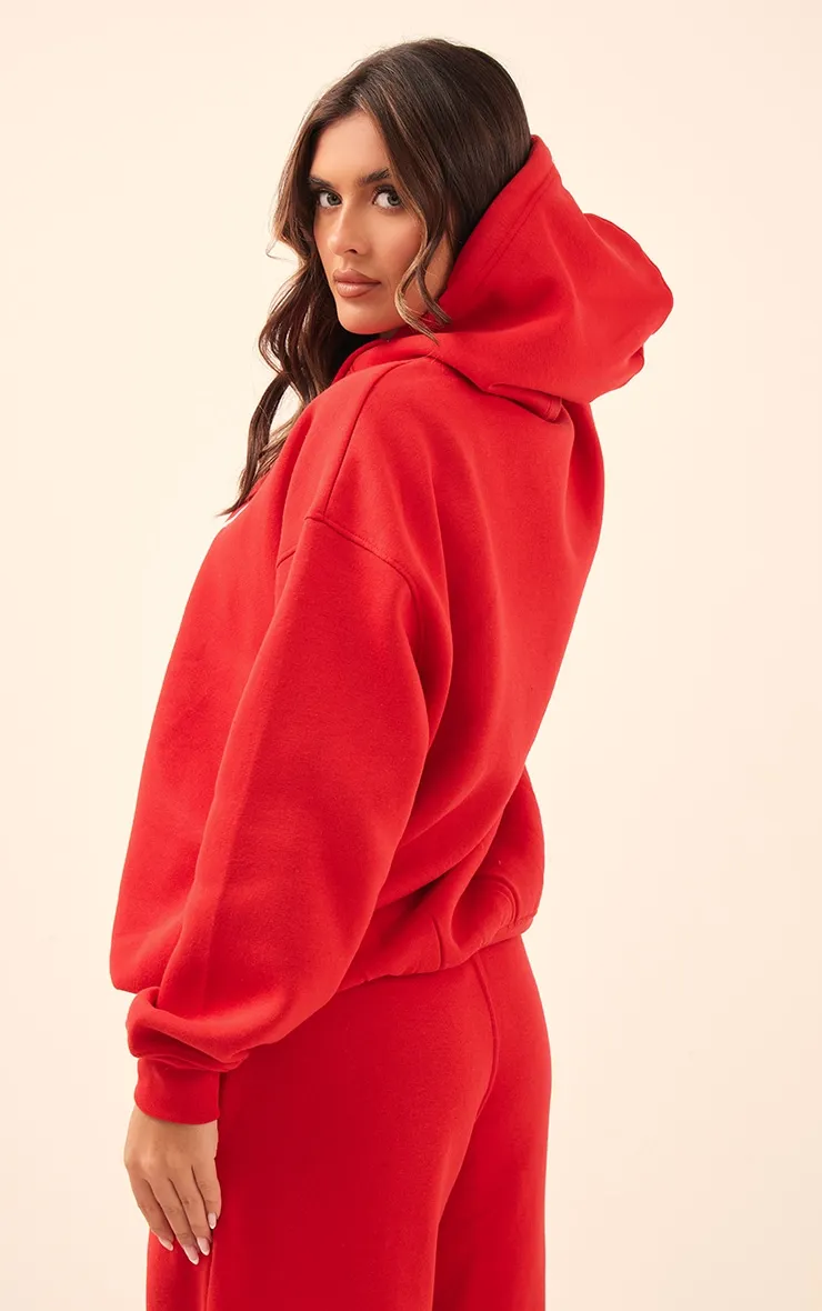 PRETTYLITTLETHING Hoodie oversize rouge cerise brodé