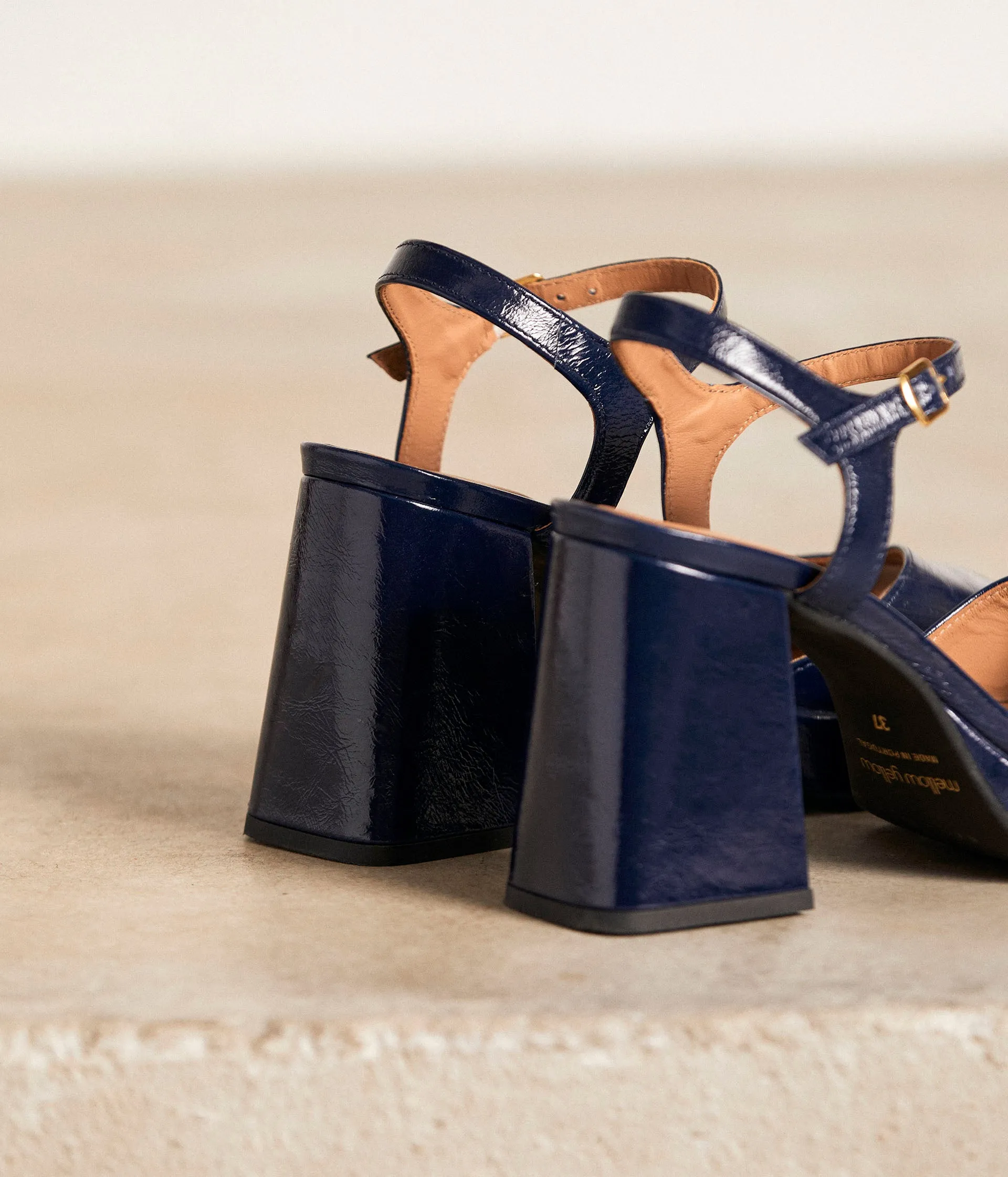 Sandales vernies bleues Ambrine